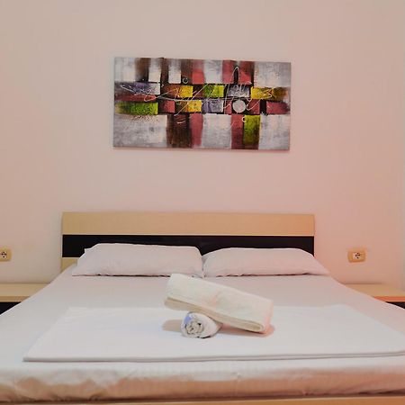 Summer Kiss Hotel Sarandë Exterior foto