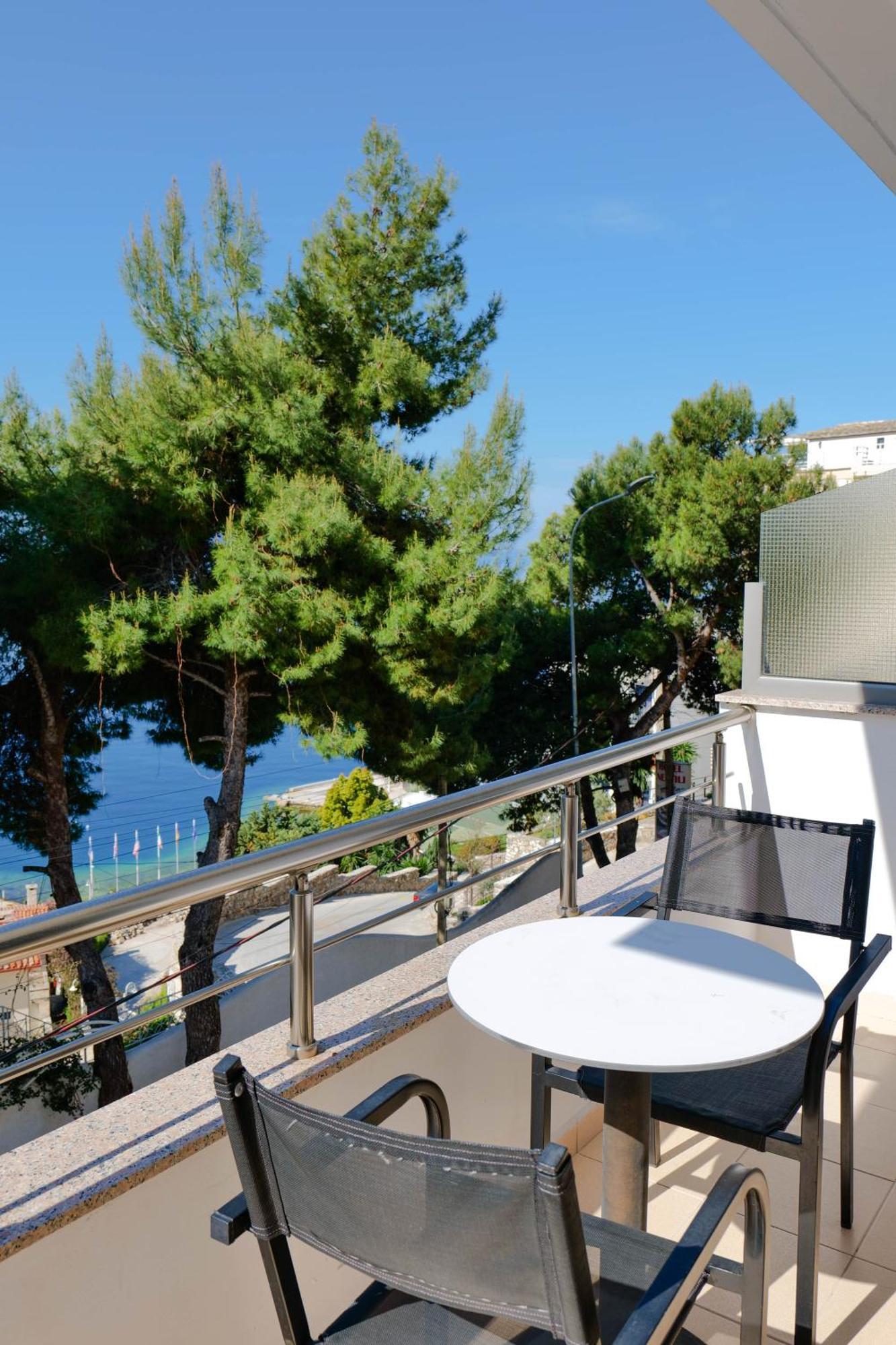 Summer Kiss Hotel Sarandë Exterior foto