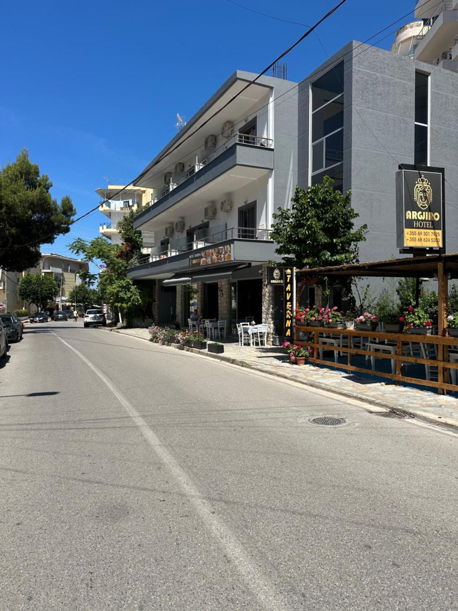 Summer Kiss Hotel Sarandë Exterior foto